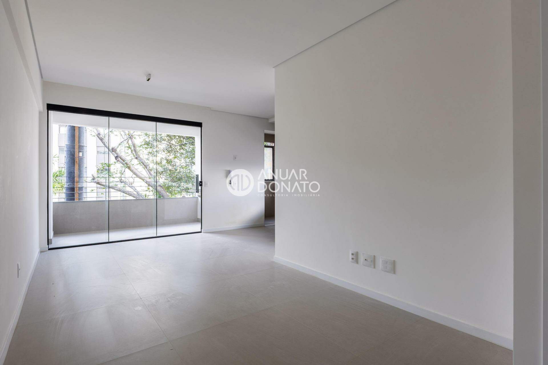Sion - Apartamento 2 até 3 quartos à venda na Anuar Donato : 