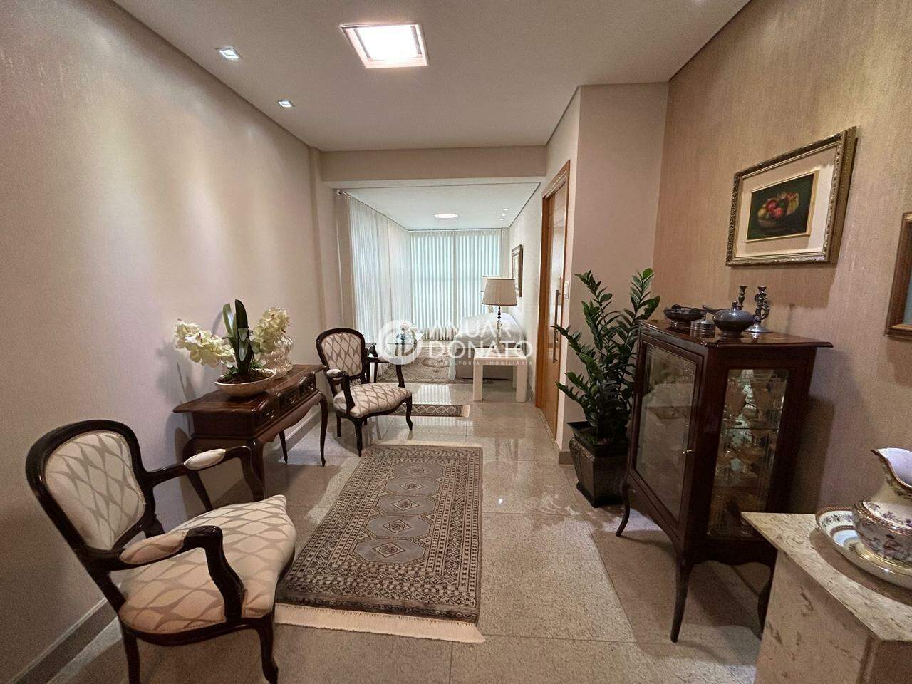 Apartamento com 4 quartos — Serra, Belo Horizonte