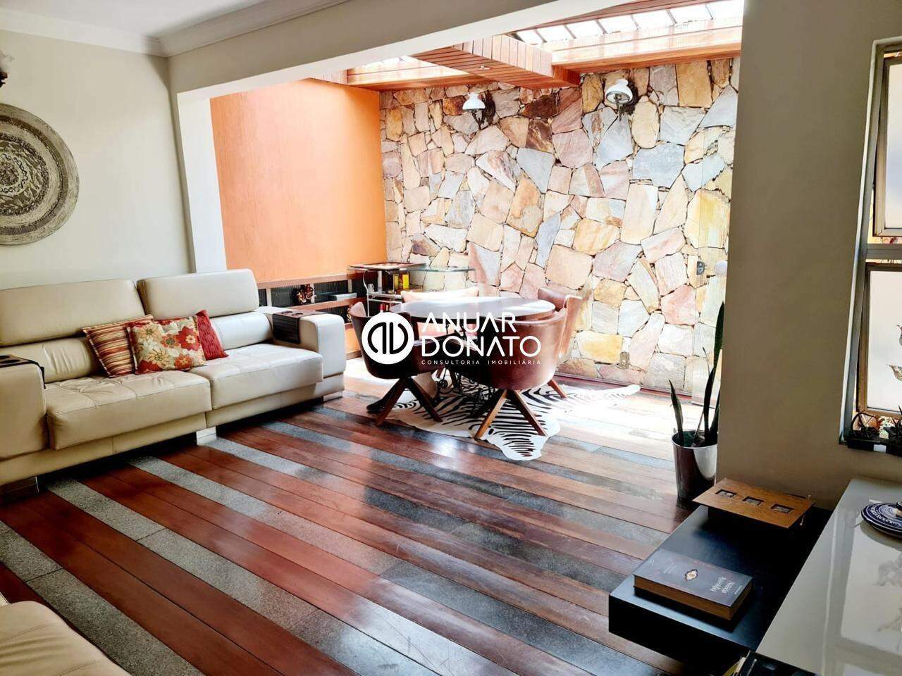 Terreno com 5 quartos — Santo Antônio, Belo Horizonte