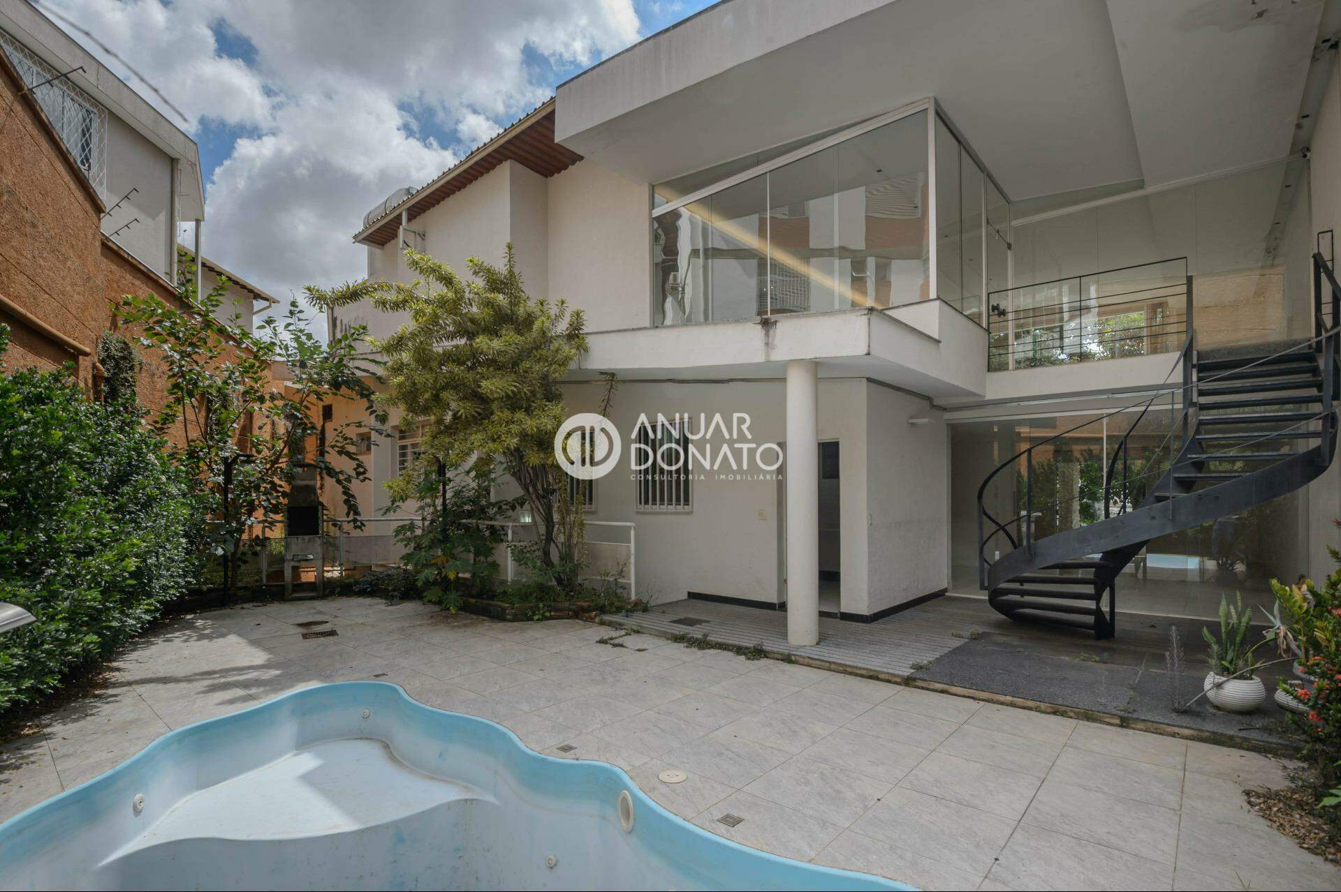 Casa com 7 quartos — Vila Paris, Belo Horizonte