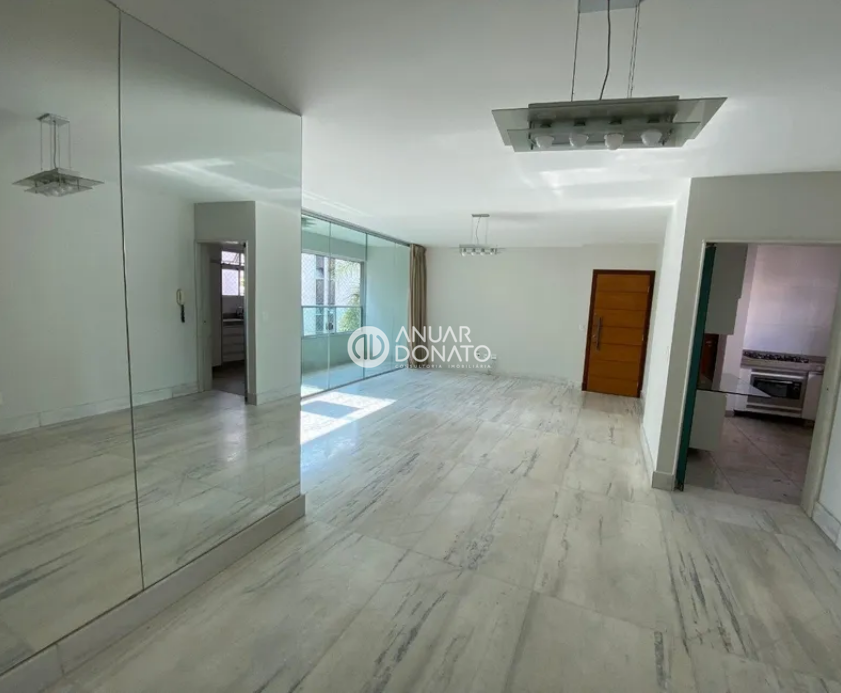 Apartamento com 4 quartos — Santo Antônio, Belo Horizonte