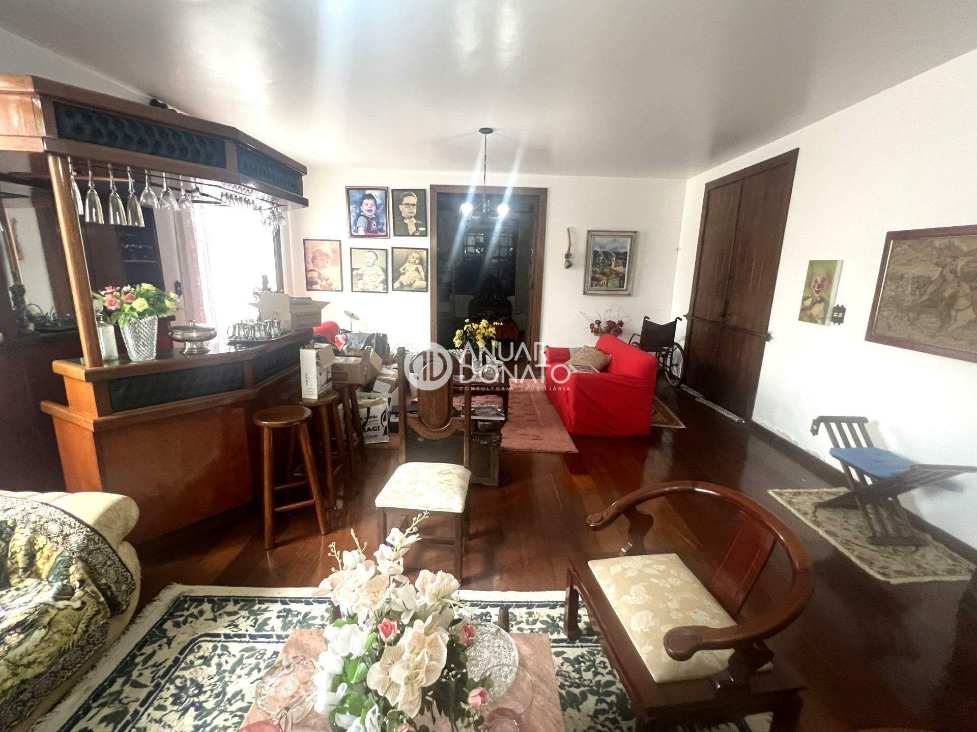 Casa com 5 quartos — Santa Lúcia, Belo Horizonte