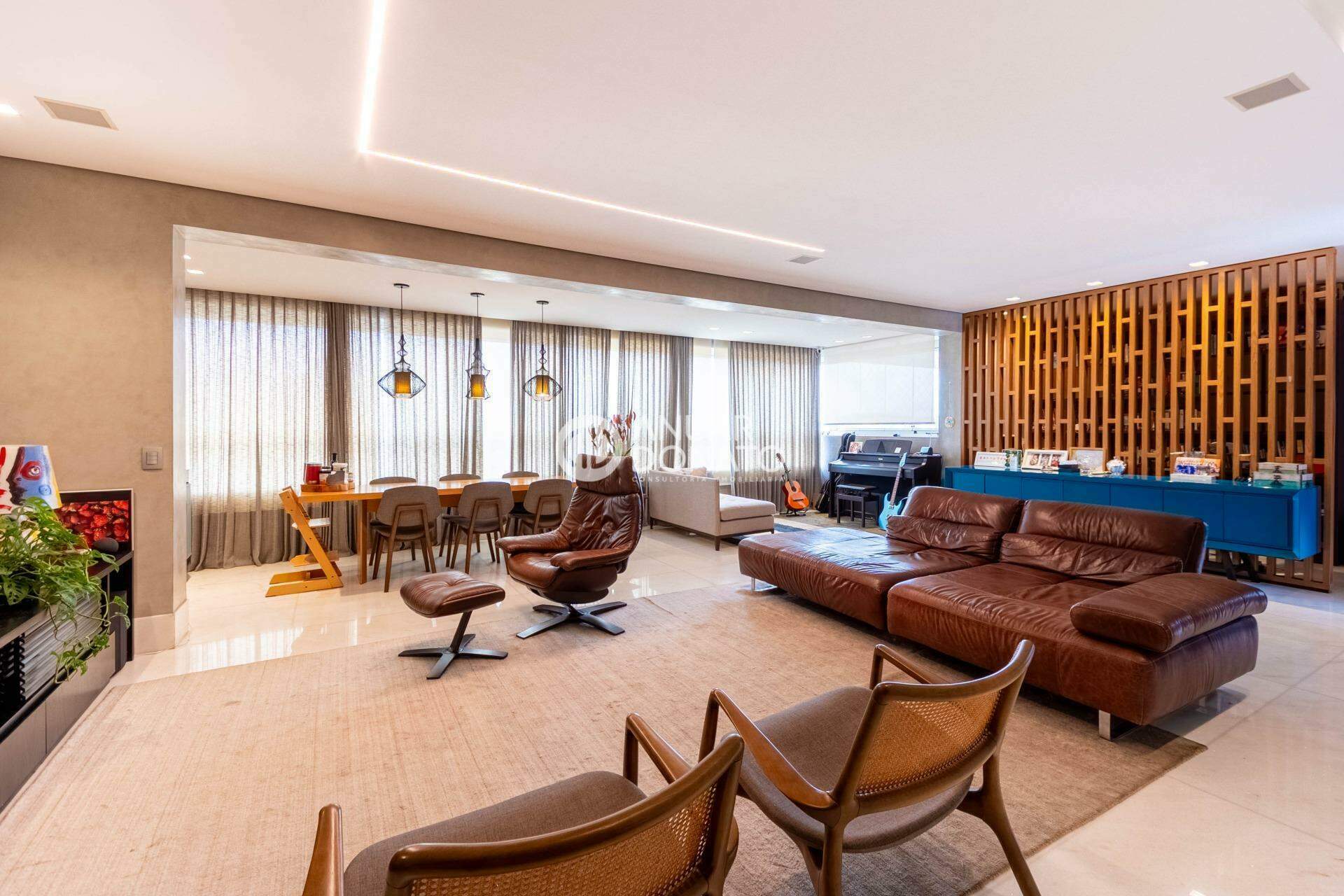 Apartamento com 4 quartos — Serra, Belo Horizonte