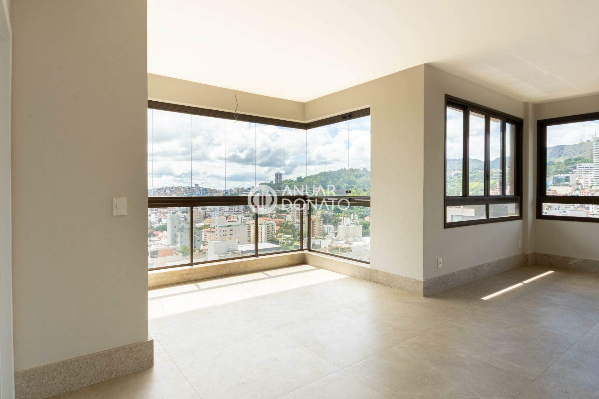 Apartamento com 4 quartos — Santa Lúcia, Belo Horizonte