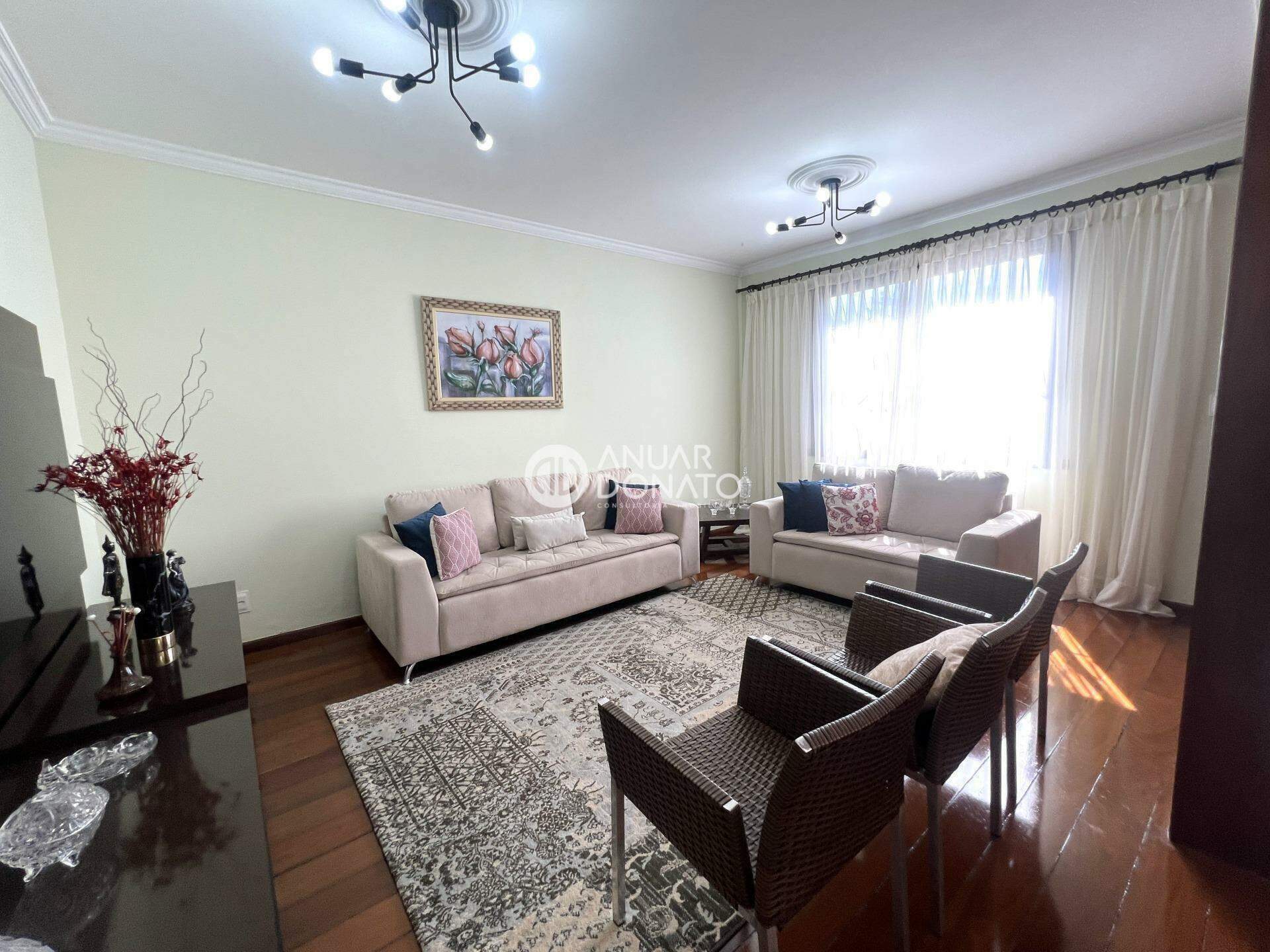 Casa com 4 quartos — Santa Lúcia, Belo Horizonte