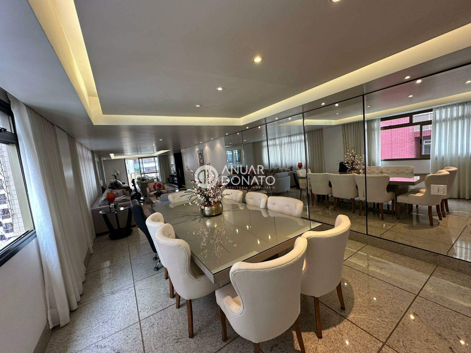 Apartamento com 4 quartos — Savassi, Belo Horizonte