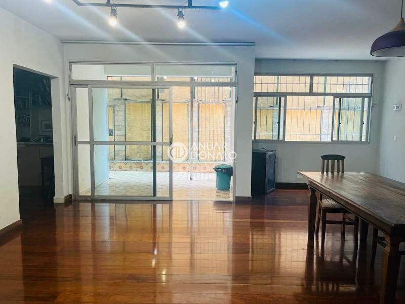 Terreno com 4 quartos — Funcionários, Belo Horizonte