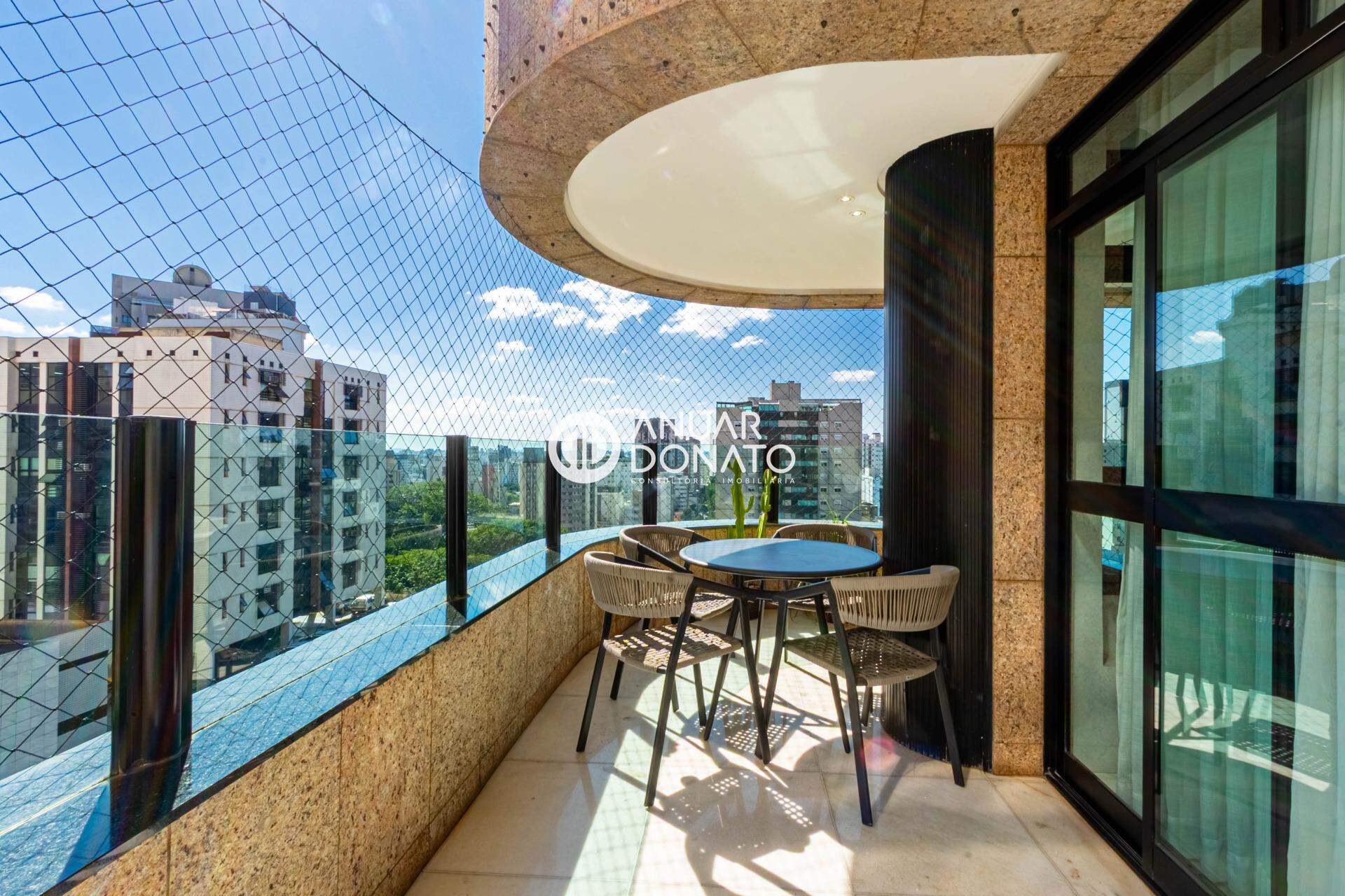 Apartamento com 4 quartos — Funcionários, Belo Horizonte