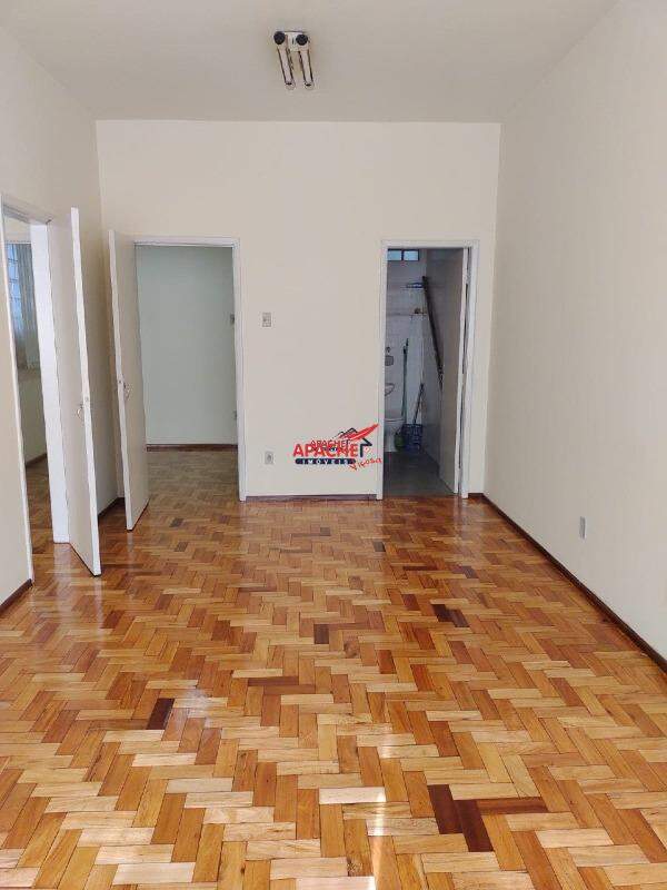 Sala à venda no Centro: 