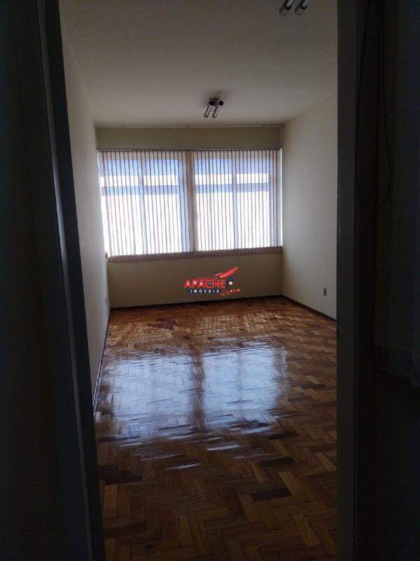 Sala à venda no Centro: 