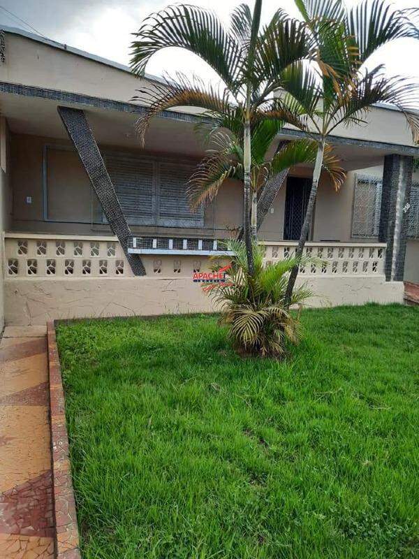 Casa à venda no Centro: 