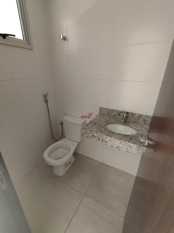 Prédio Comercial à venda no Vereda do Bosque: 