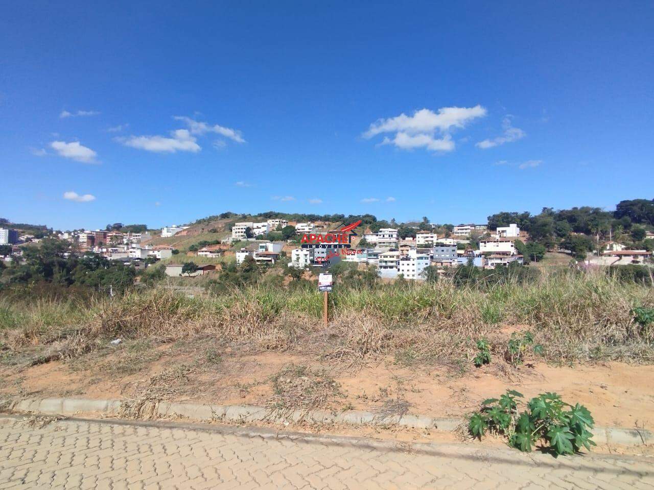 Lote em condomínio à venda no Paraíso: 