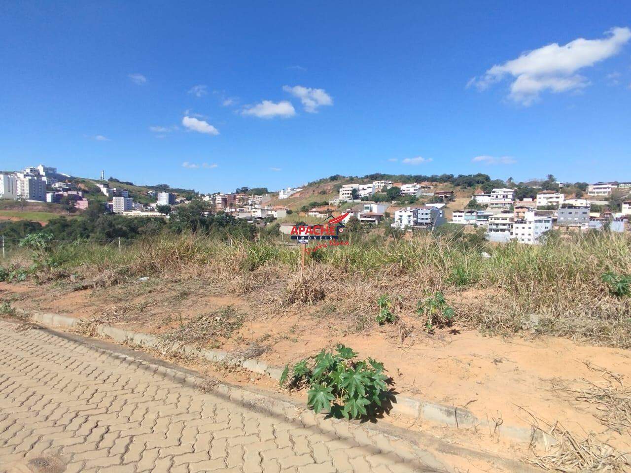 Lote em condomínio à venda no Paraíso: 