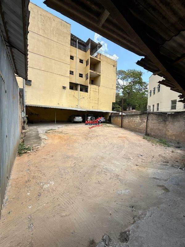 Prédio Comercial à venda no Triângulo: 