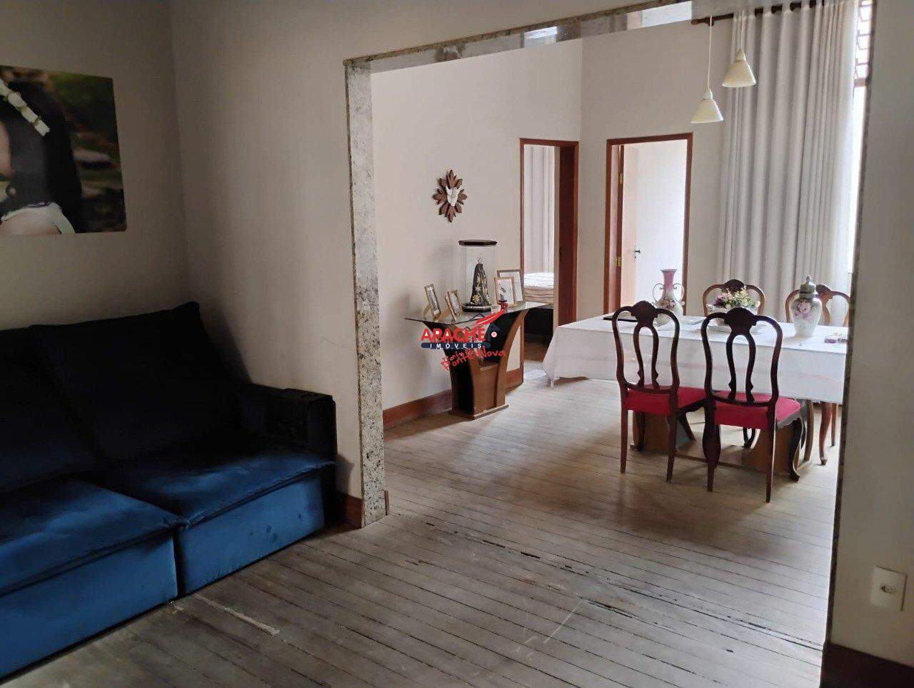 Casa à venda no Centro: 