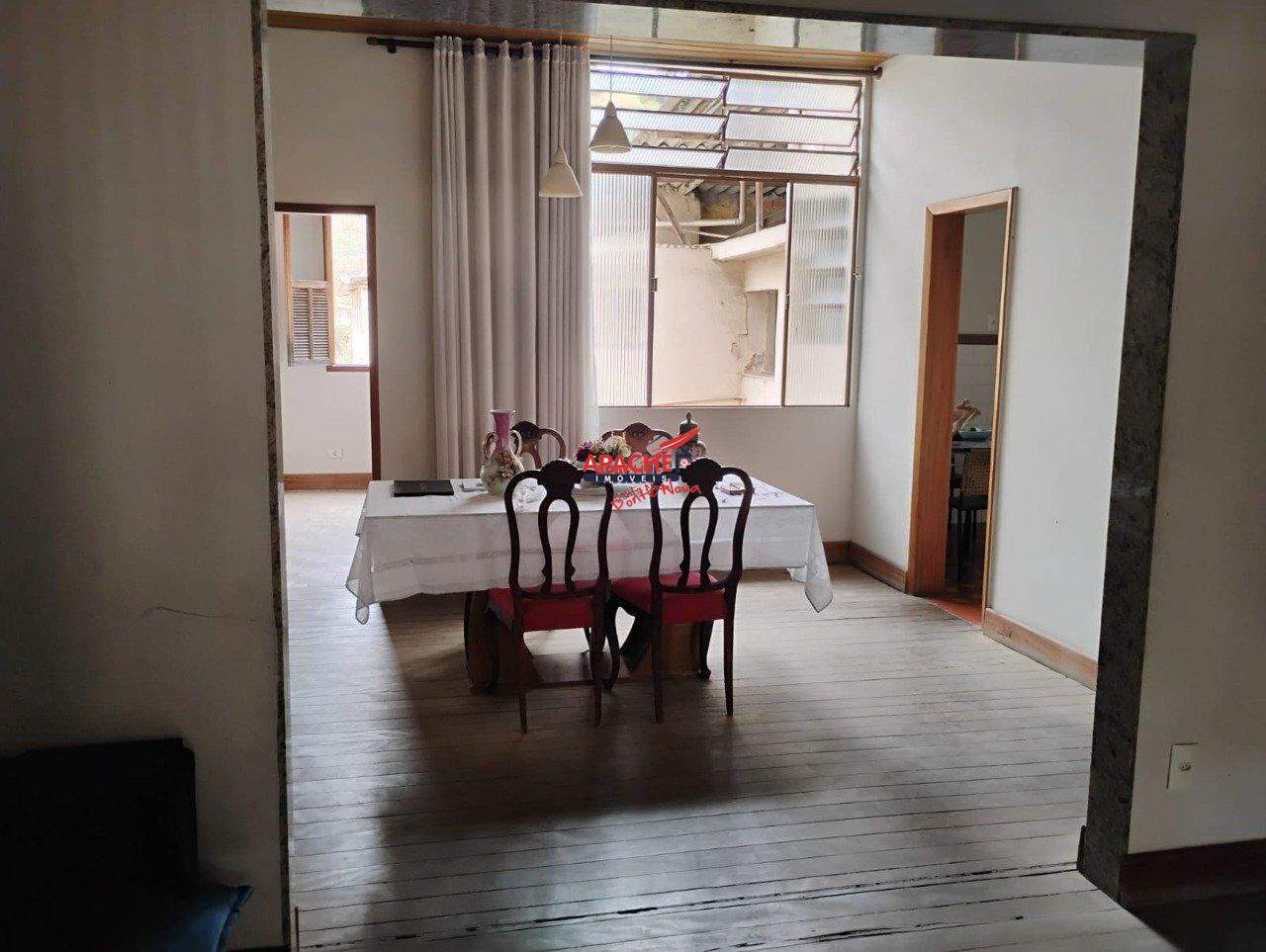 Casa à venda no Centro: 