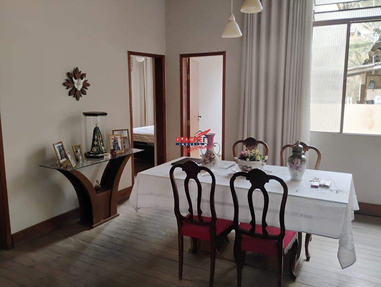 Casa à venda no Centro: 