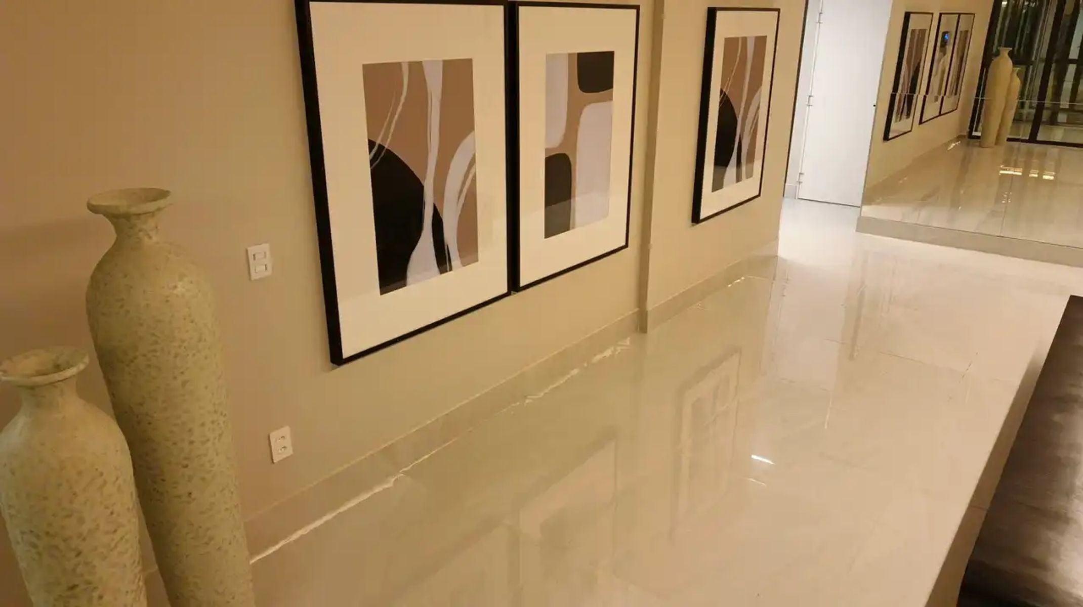 Apartamento à venda no Serra: Hall de entrada