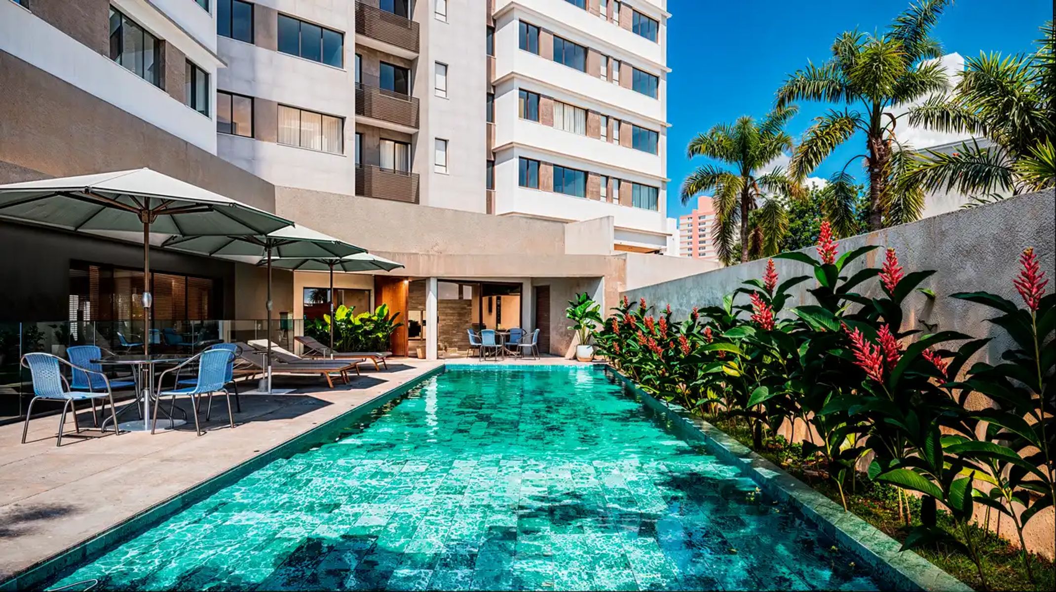 Apartamento à venda no Serra: Piscina