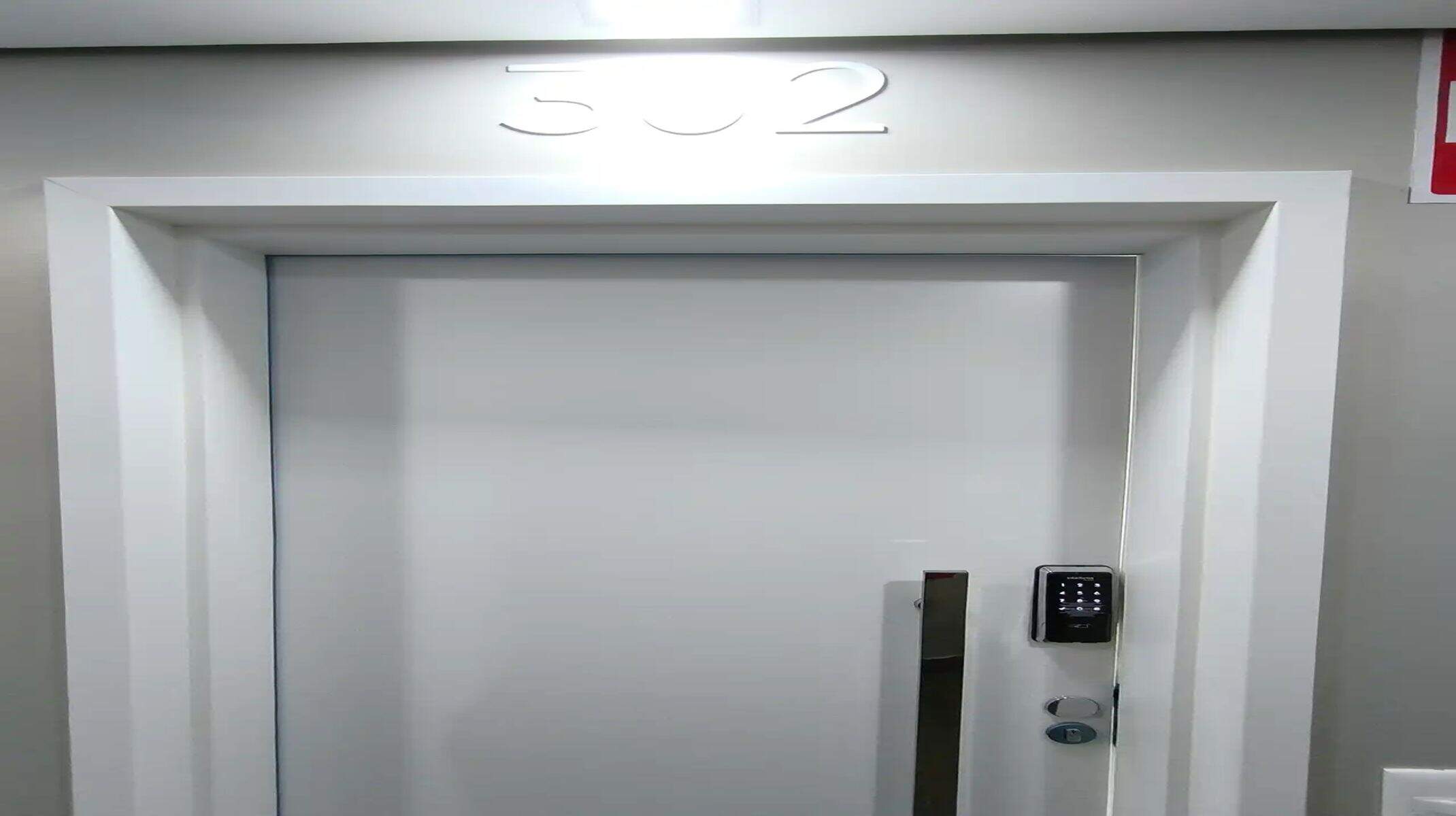 Apartamento à venda no Santo Antônio: Porta com fechadura eletrônica