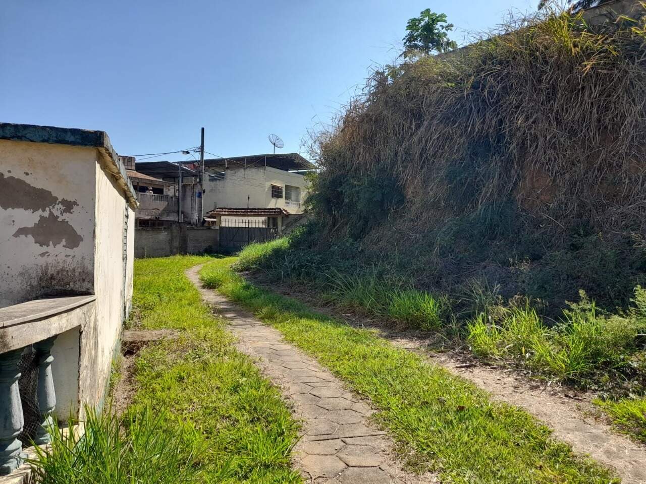 Terreno / Área à venda no Granja Dalena: 