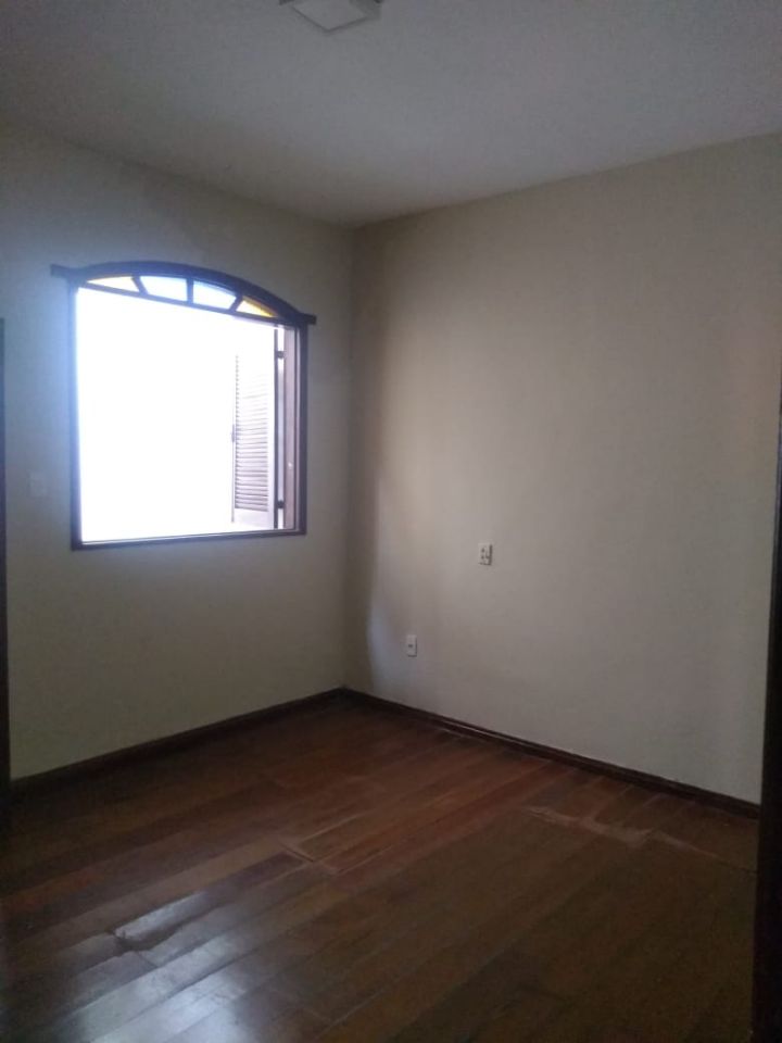 Casa à venda no Guarapiranga: 