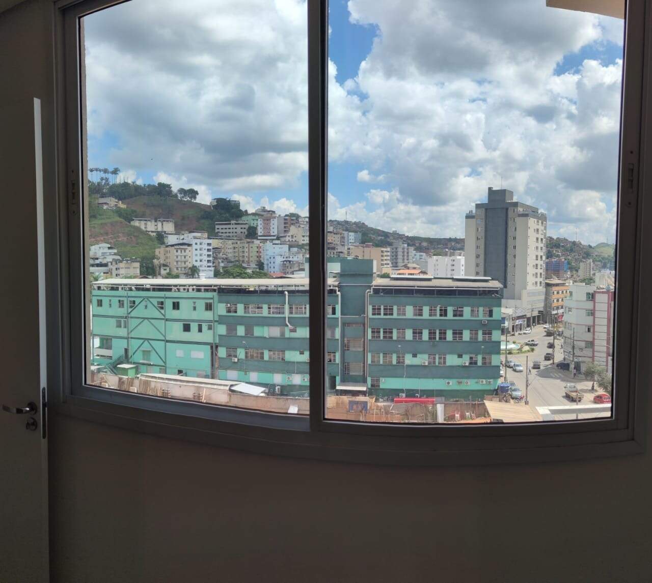 Sala à venda no Guarapiranga: 