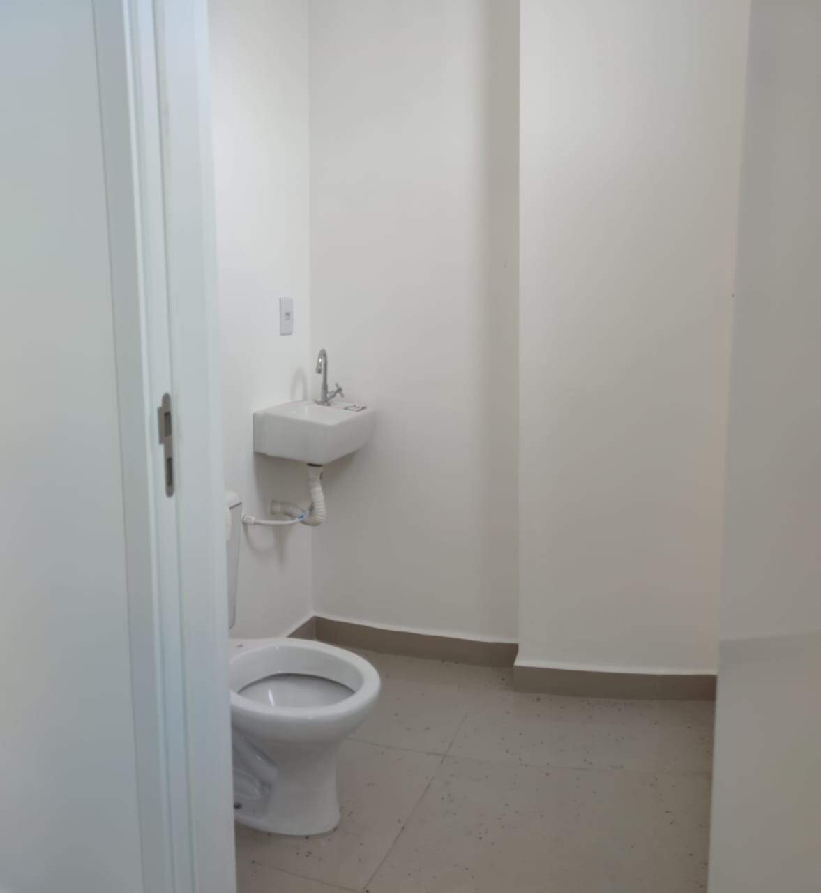 Sala à venda no Guarapiranga: 