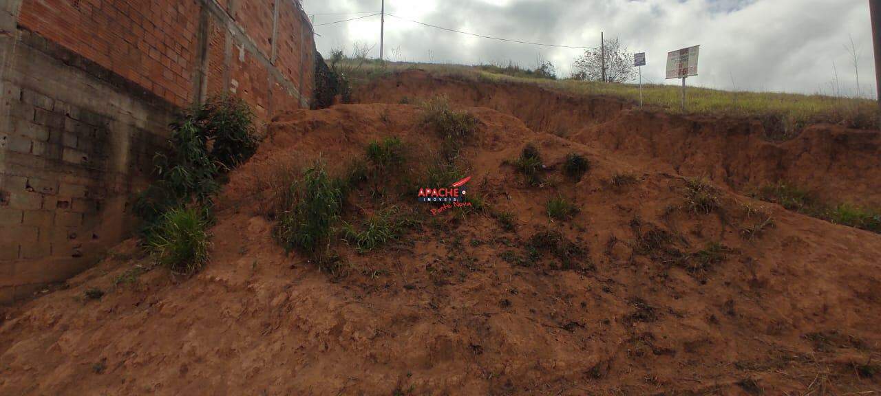 Lote à venda no Nova Copacabana: 