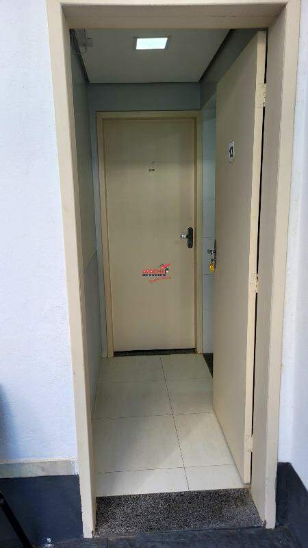 Sala para aluguel no Guarapiranga: 