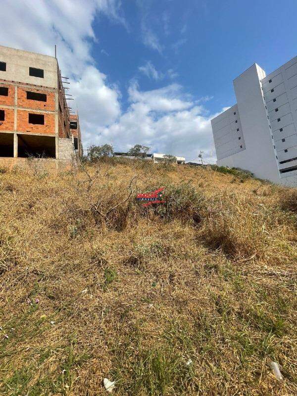 Lote à venda no Paraíso: 