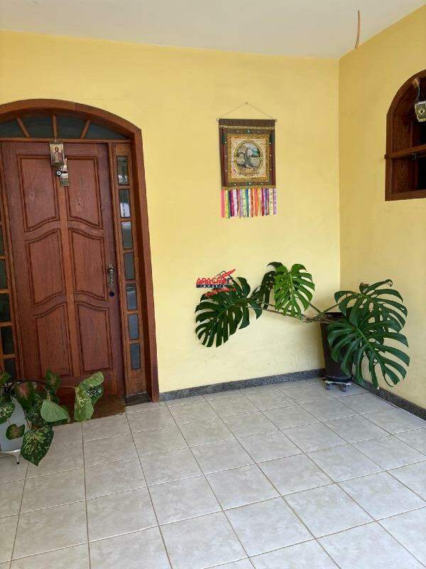 Casa à venda no Triângulo: 