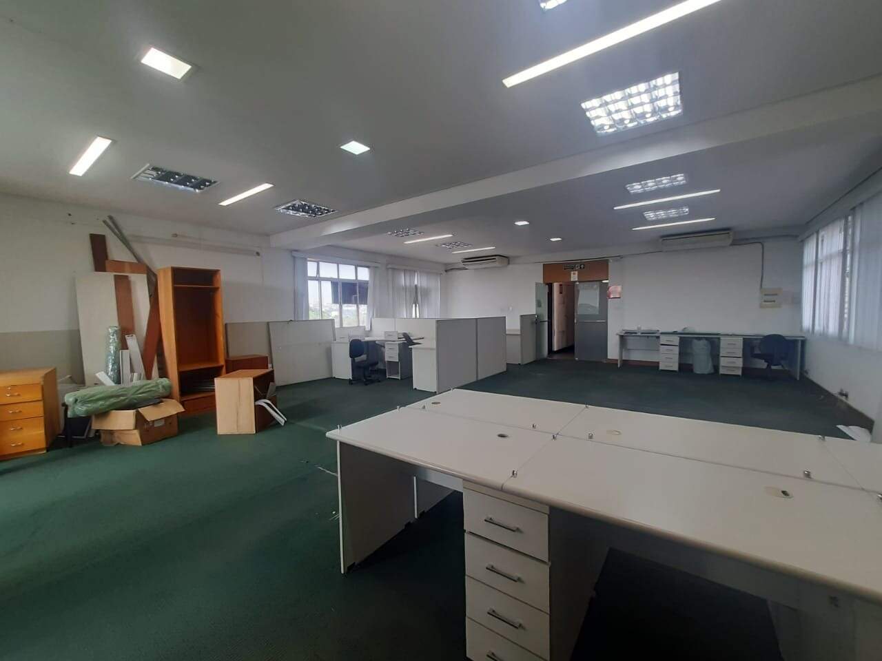 Sala para aluguel no Barro Preto: 