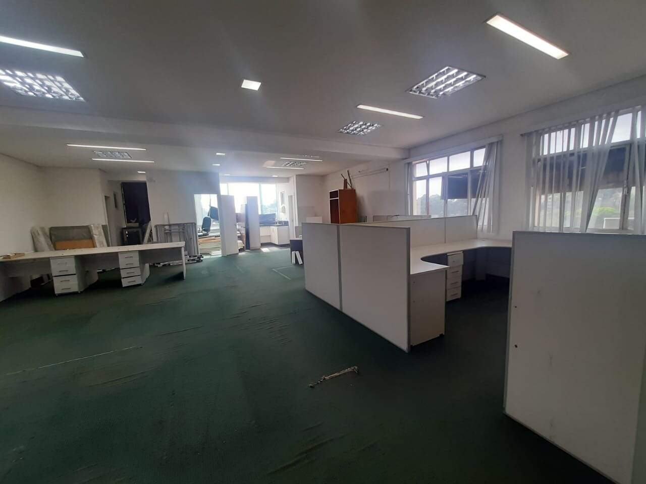 Sala para aluguel no Barro Preto: 