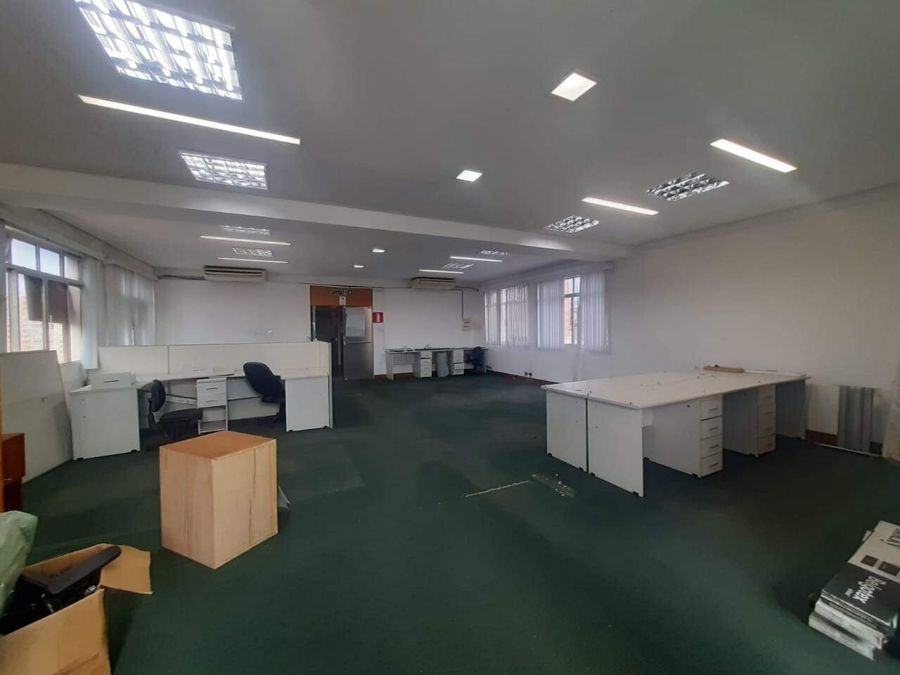 Sala para aluguel no Barro Preto: 