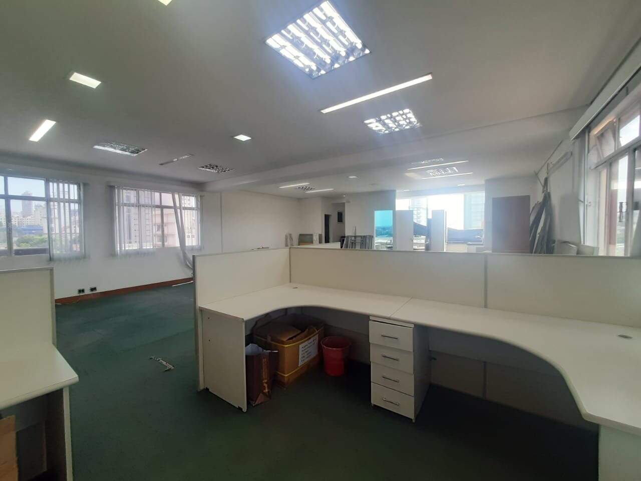 Sala para aluguel no Barro Preto: 