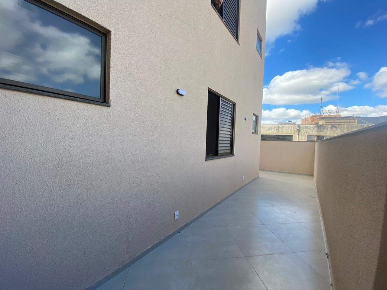 Apartamento com área privativa para aluguel no Centro: 