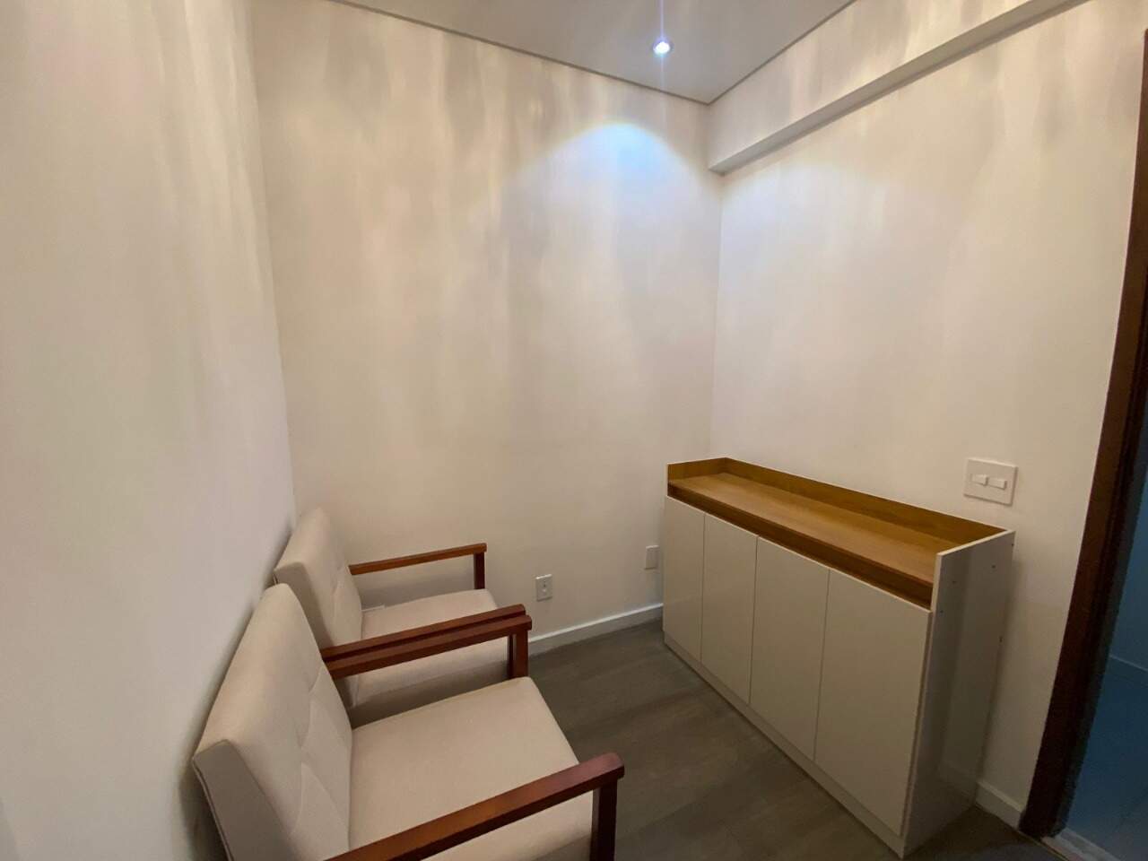 Sala para aluguel no Funcionários: 