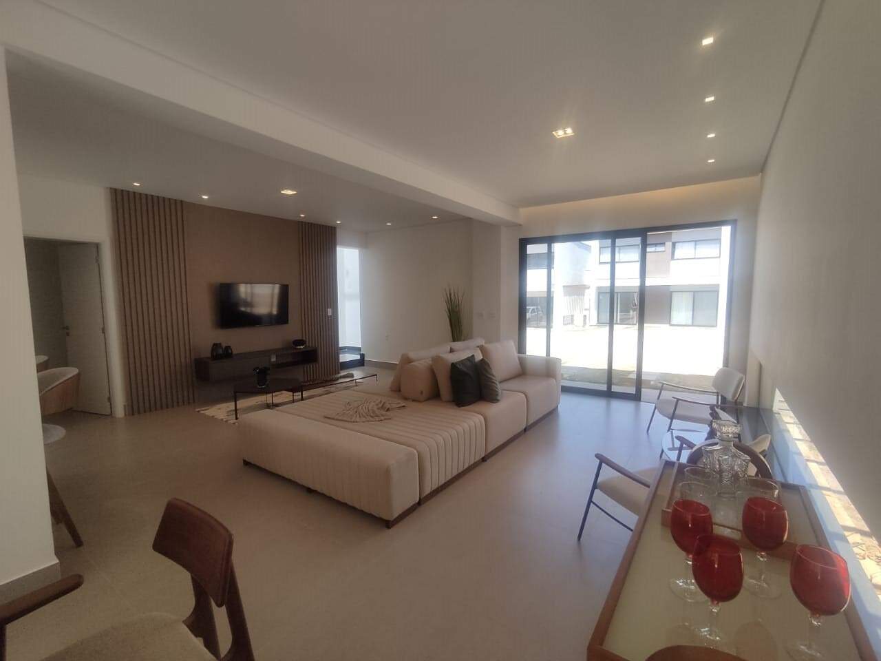 Casa em condomínio para aluguel no Enseada das Garças: 