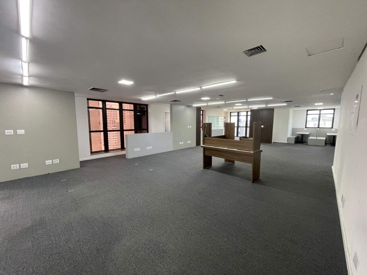 Sala para aluguel no Funcionários: 