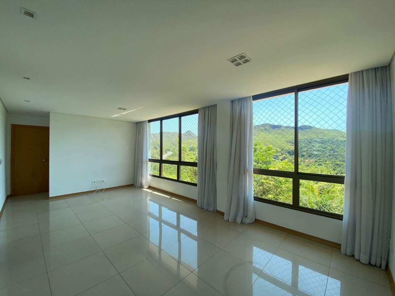 Apartamento para aluguel no Vale dos Cristais: 