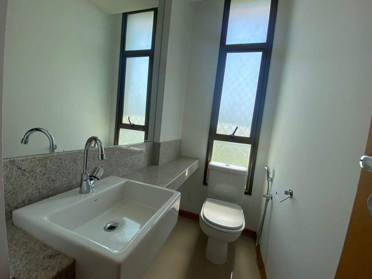 Apartamento para aluguel no Vale dos Cristais: 