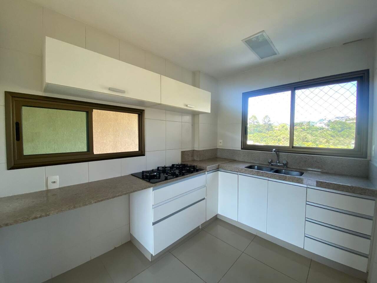 Apartamento para aluguel no Vale dos Cristais: 