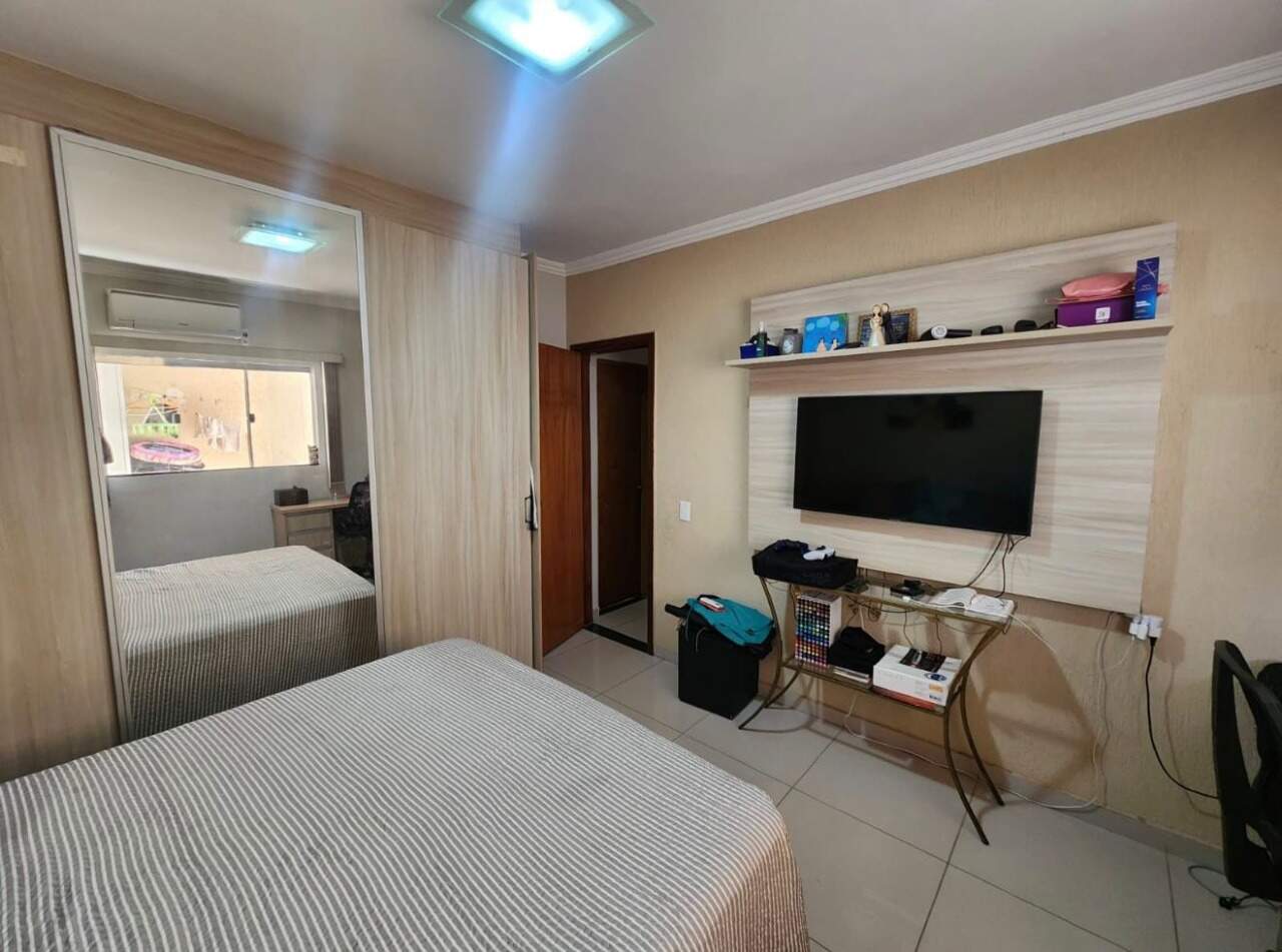 Casa à venda no Jardim Elza Amuí III: 