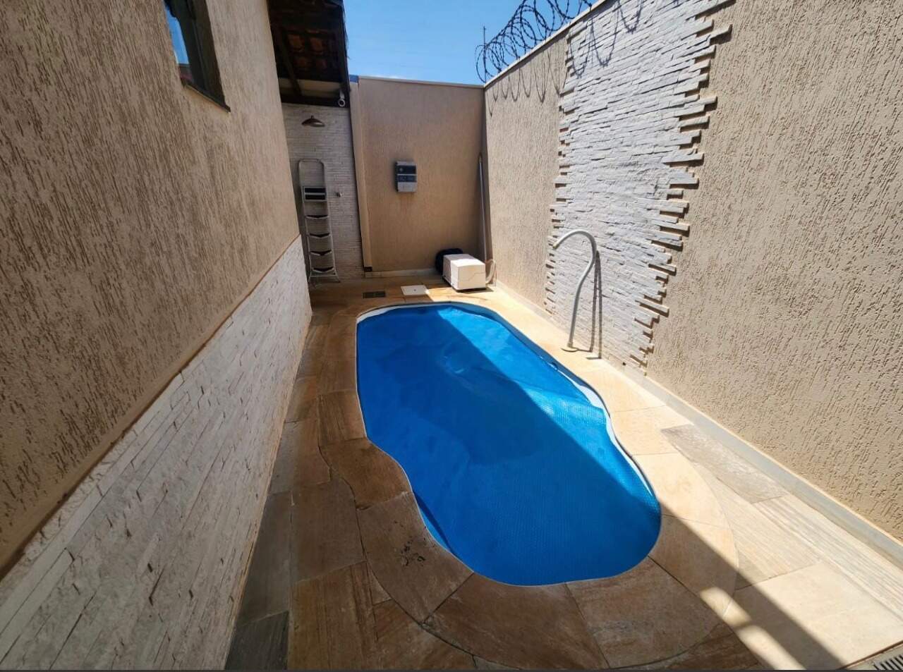 Casa à venda no Jardim Elza Amuí III: 
