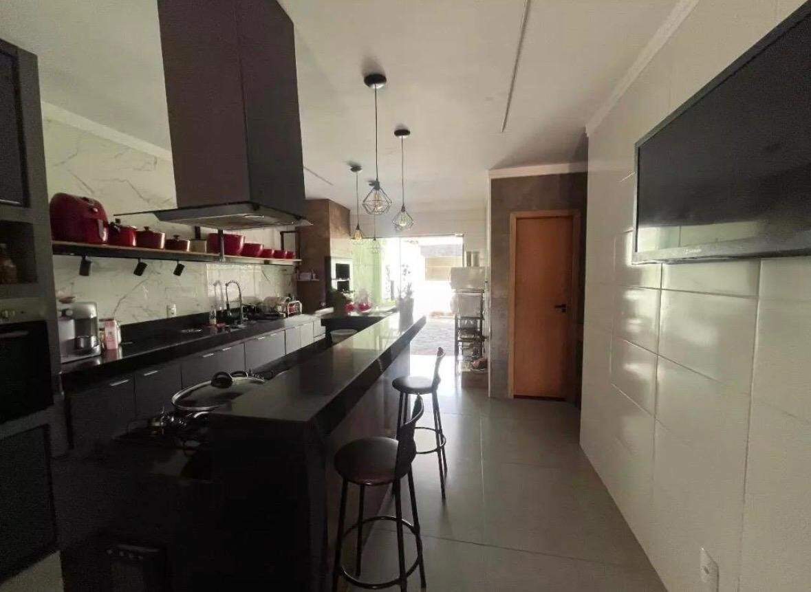 Casa à venda no Mercês: 