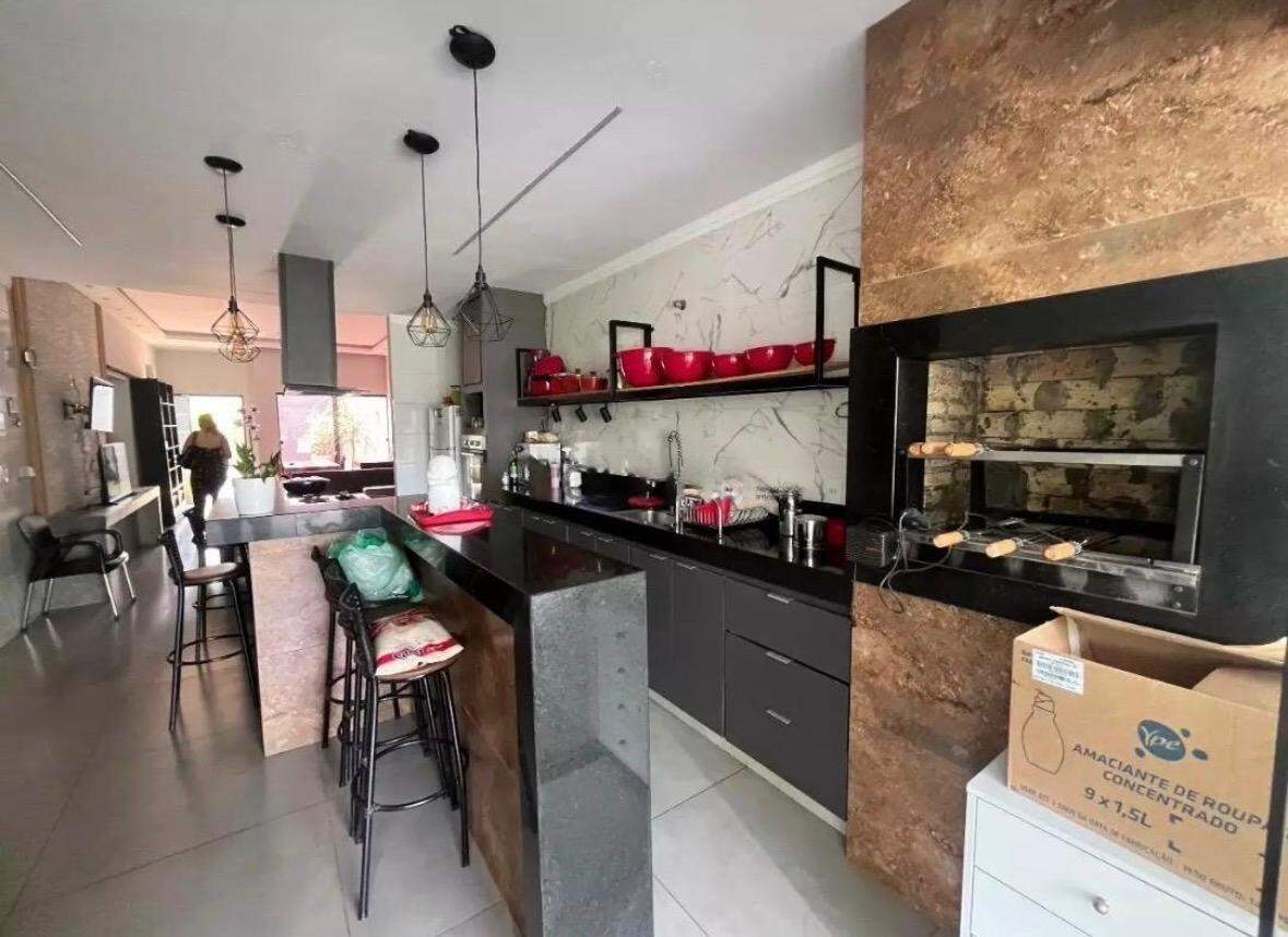 Casa à venda no Mercês: 