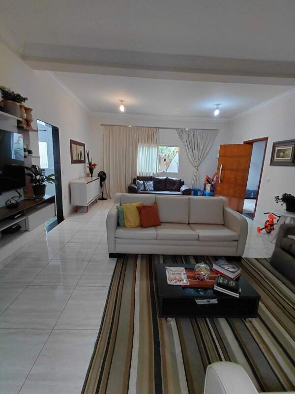 Casa à venda no Jardim Elza Amuí I: 