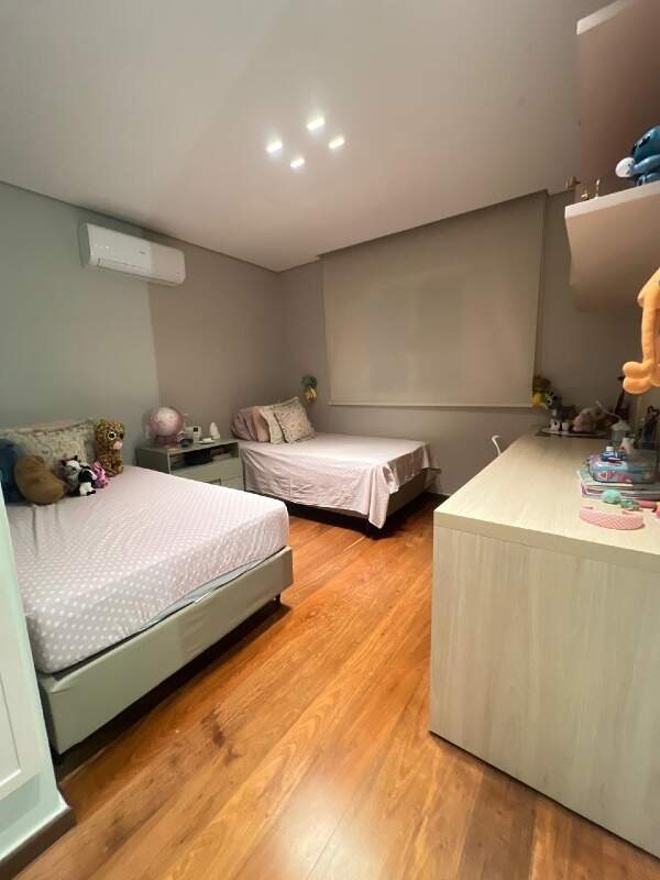 Casa à venda no Mercês: 